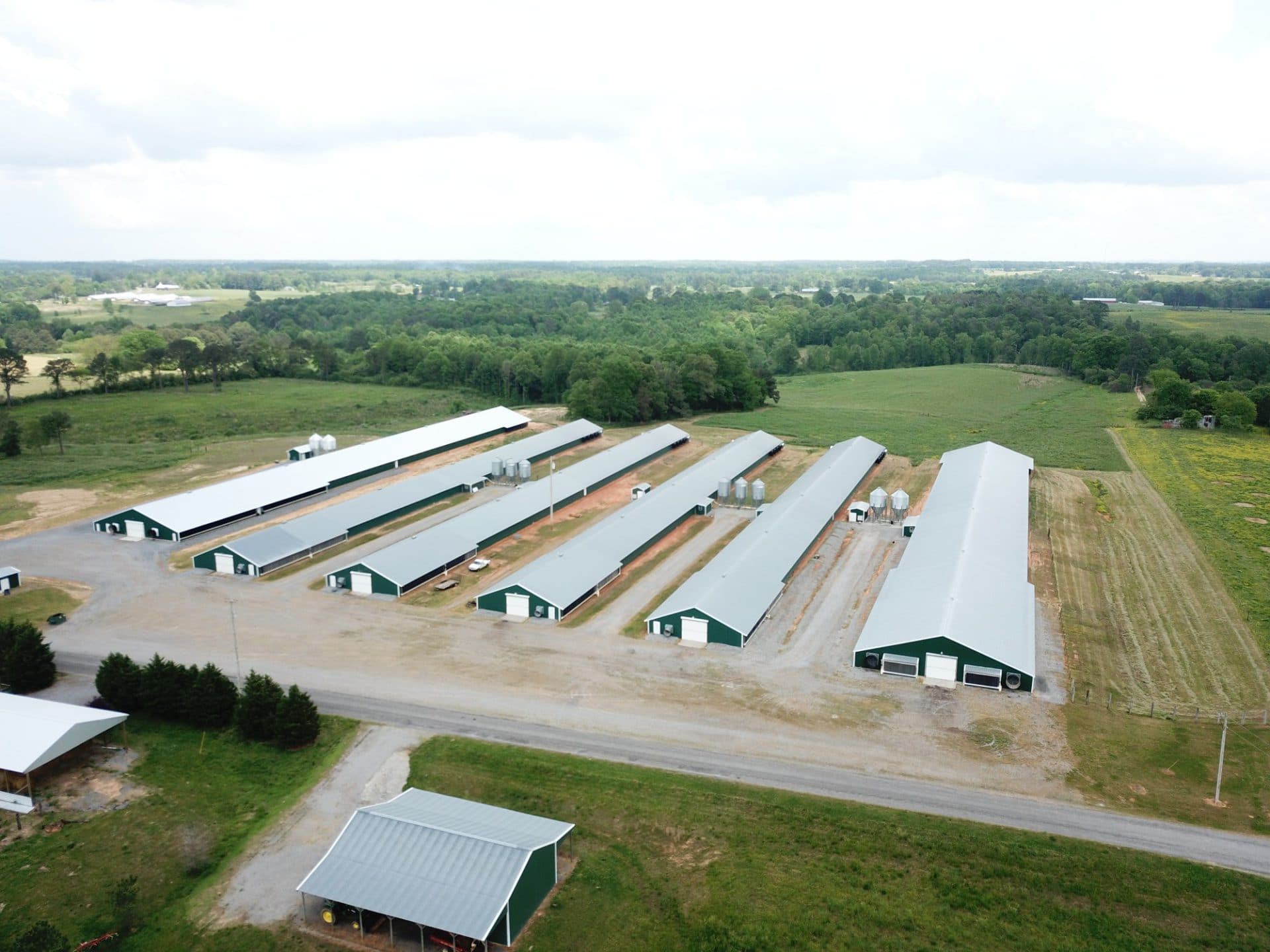 Large poultry house complex